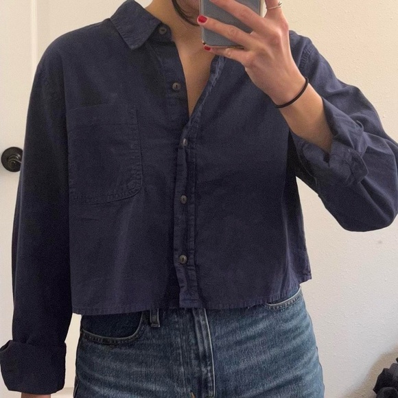 Universal Thread Blue Cropped Button Collared Shirt - Picture 4 of 4